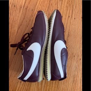 Nike Leather Cortez size 6